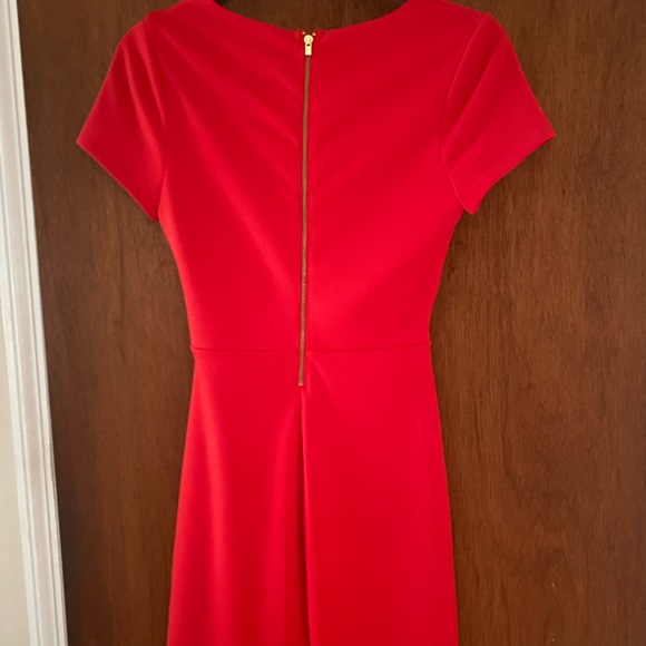Express red mini dress with cut out - Picture 2 of 5
